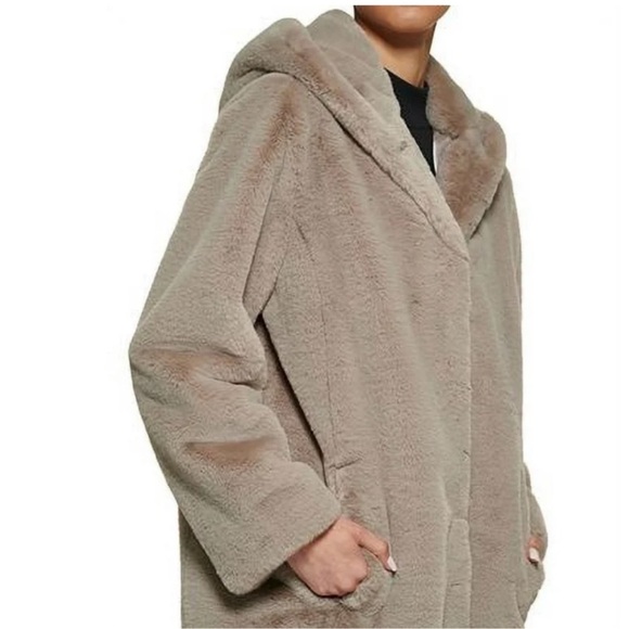 DKNY Plush Winter White Teddy Jacket Size XL PTP 26” EUC - Picture 5 of 13